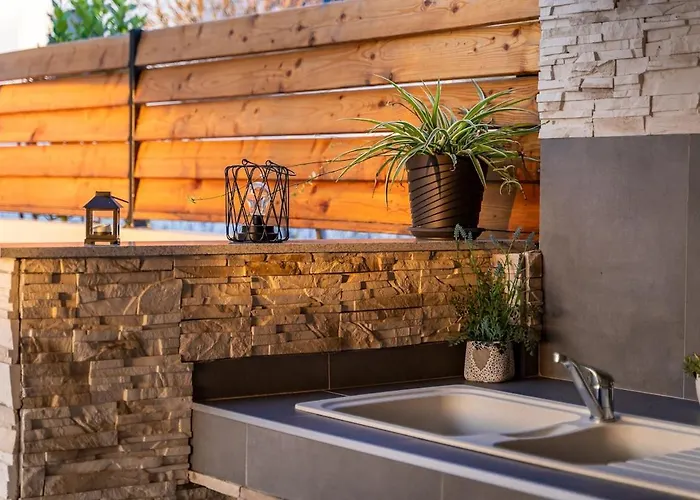 Marieta Ζαντάρ